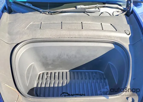 2022 Tesla Model Y z USA, uszkodzony, nr VIN 7SAYGDEF4NF324020